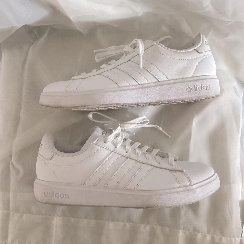 Adidas Women’s Grand Court 2.0 sneakers - Picture 6 of 7